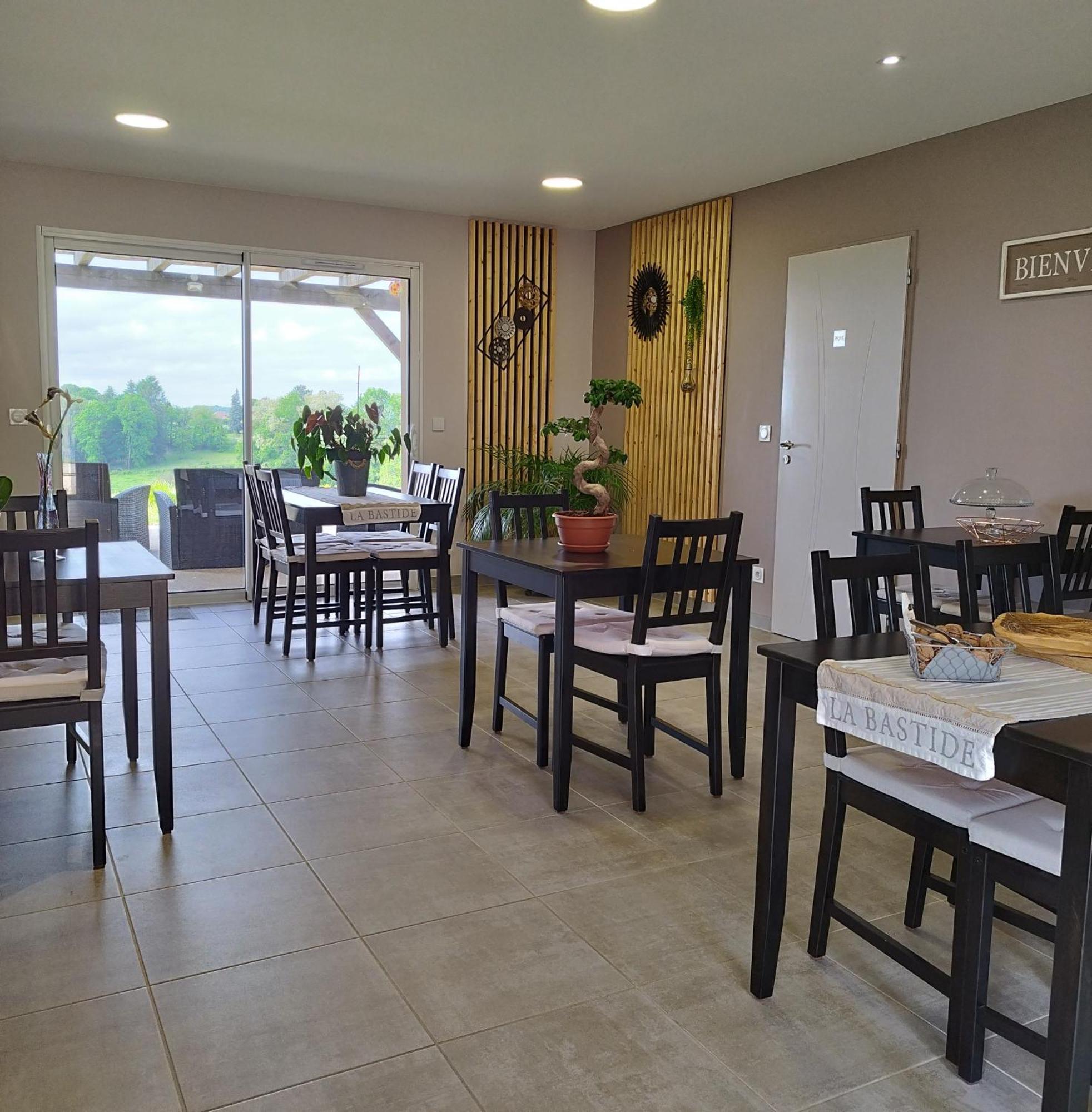 La Sarlamandre, Chambres Et Table D'Hotes Marcillac-Saint-Quentin Екстер'єр фото
