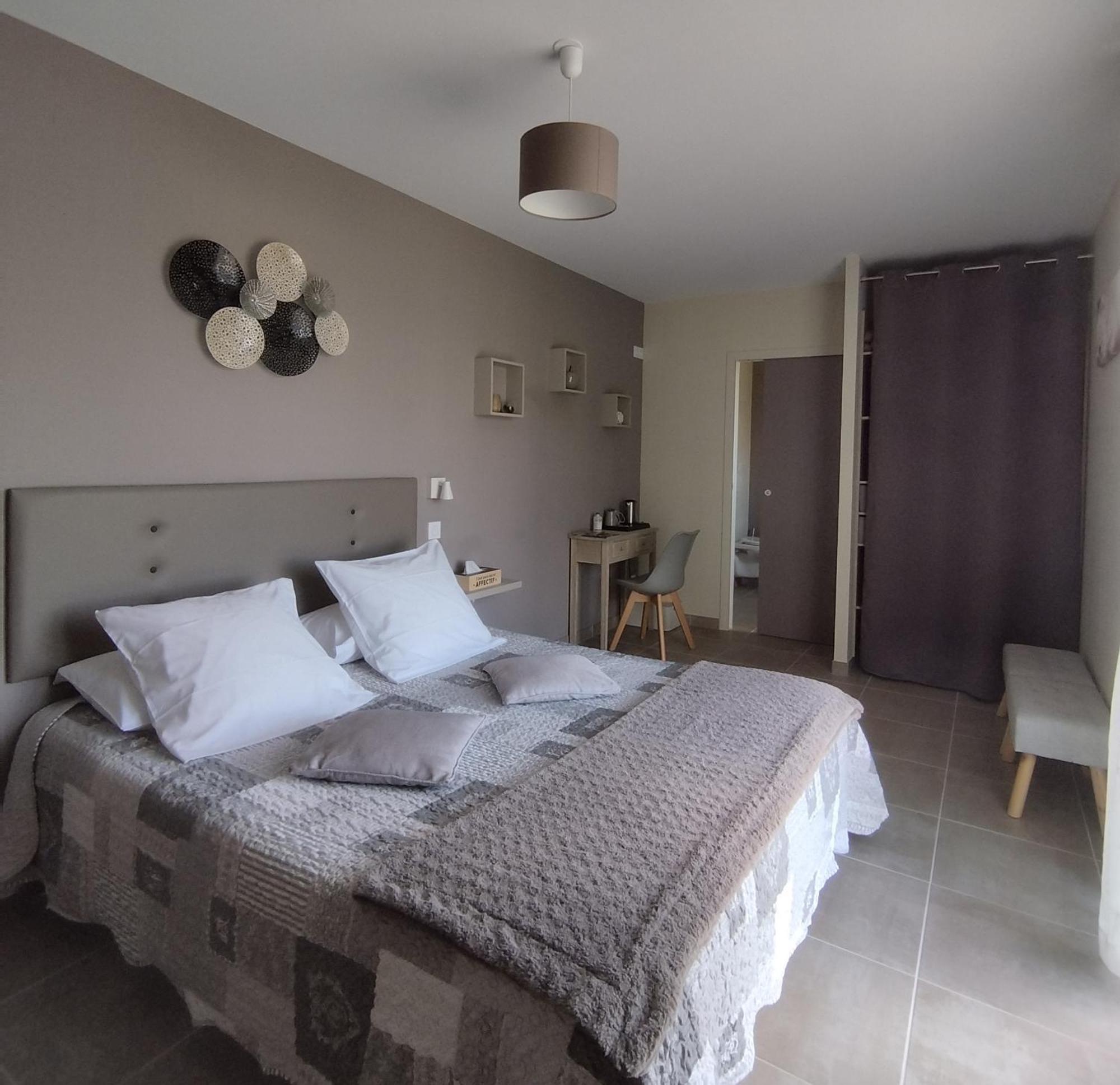 La Sarlamandre, Chambres Et Table D'Hotes Marcillac-Saint-Quentin Екстер'єр фото
