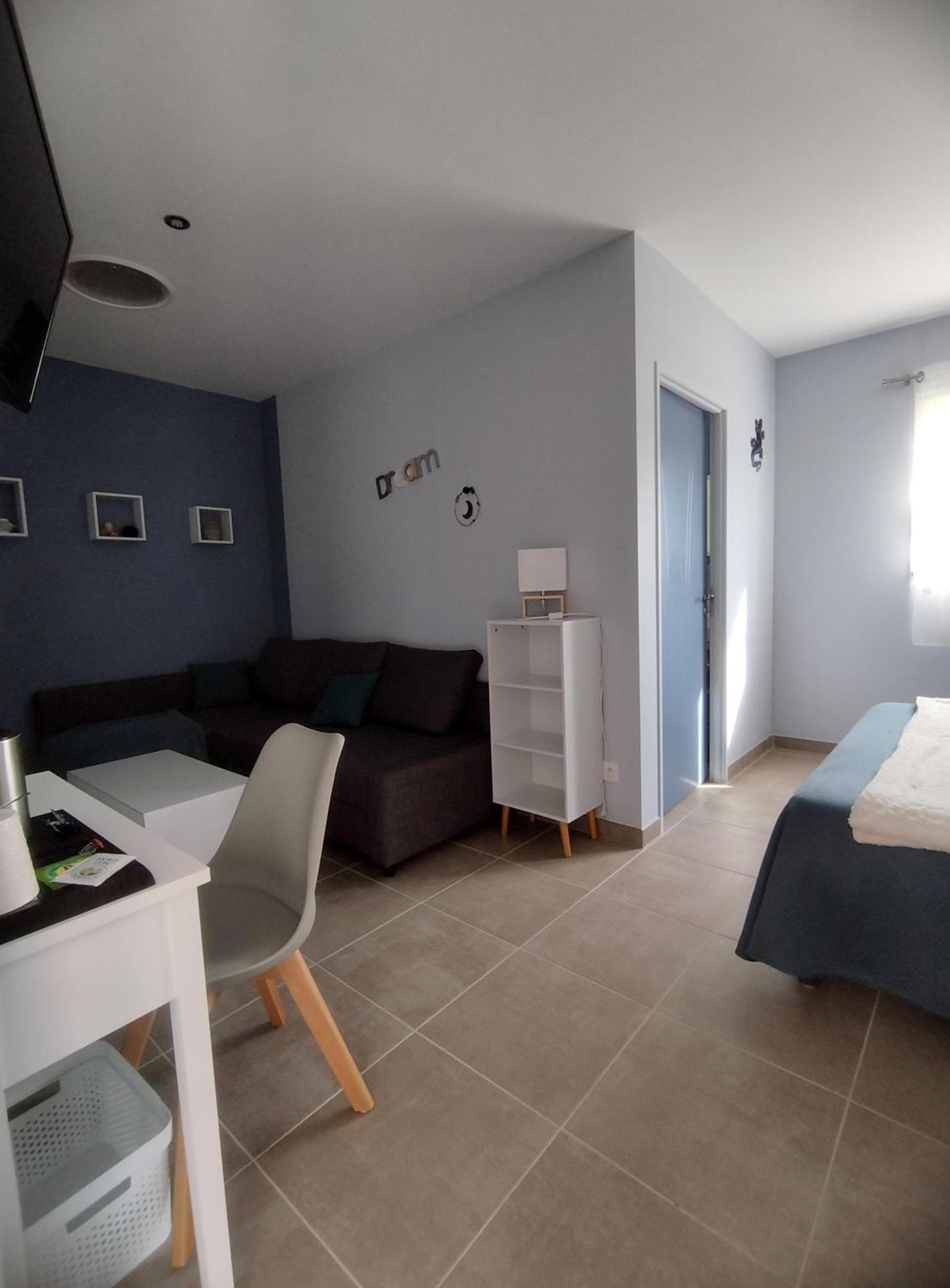 La Sarlamandre, Chambres Et Table D'Hotes Marcillac-Saint-Quentin Екстер'єр фото