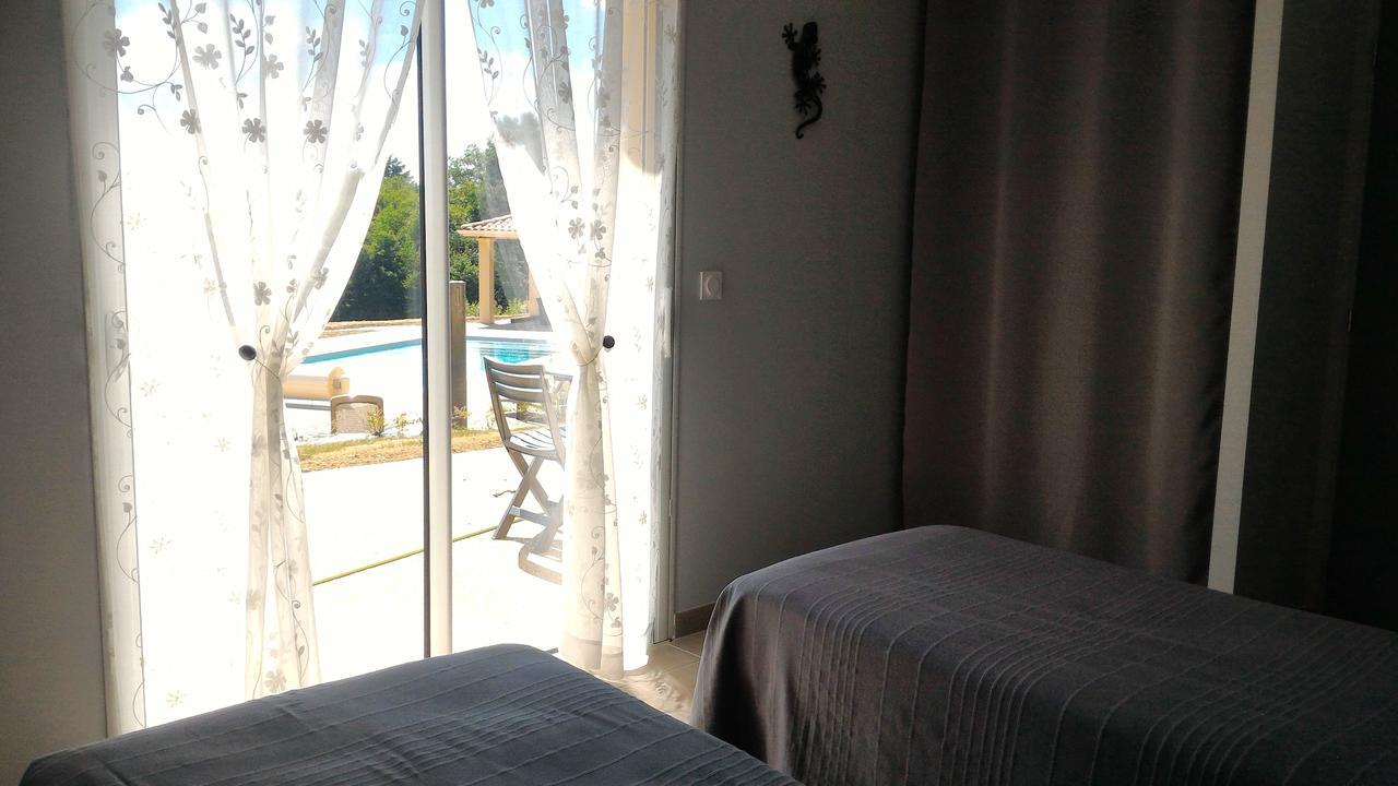 La Sarlamandre, Chambres Et Table D'Hotes Marcillac-Saint-Quentin Екстер'єр фото
