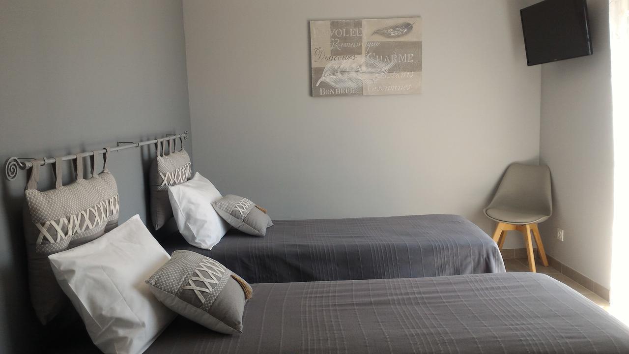 La Sarlamandre, Chambres Et Table D'Hotes Marcillac-Saint-Quentin Екстер'єр фото